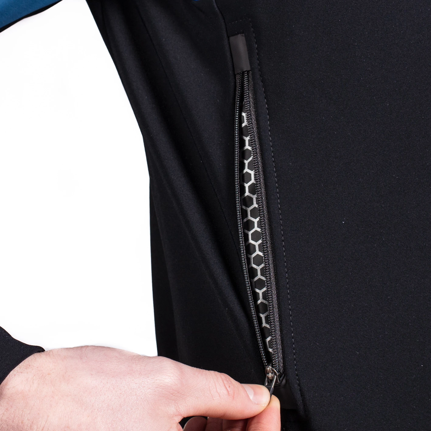 Bioracer Spitfire Tempest Thermal Long Sleeve Jersey - Maillot De Cyclisme 5 Bioracer Spitfire Tempest Thermal Long Sleeve Jersey - Maillot De Cyclisme – Image 3